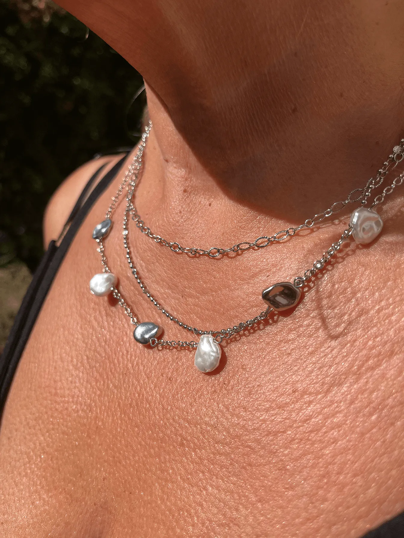 Short Multi-Layer Faux Pearls Necklace In Silver-Tone